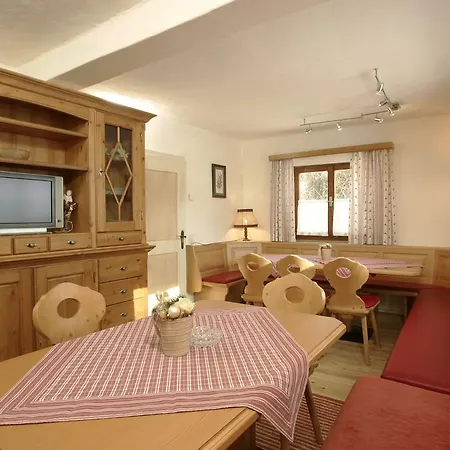 Chalet Ferienhaus/chalet Schneiderhaeusl Flachau